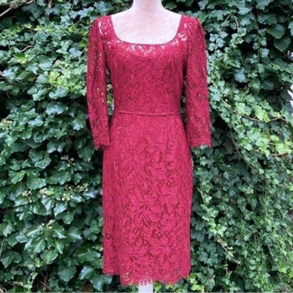 Dolce&Gabbana Lace Dress in Burgundy Size IT 44